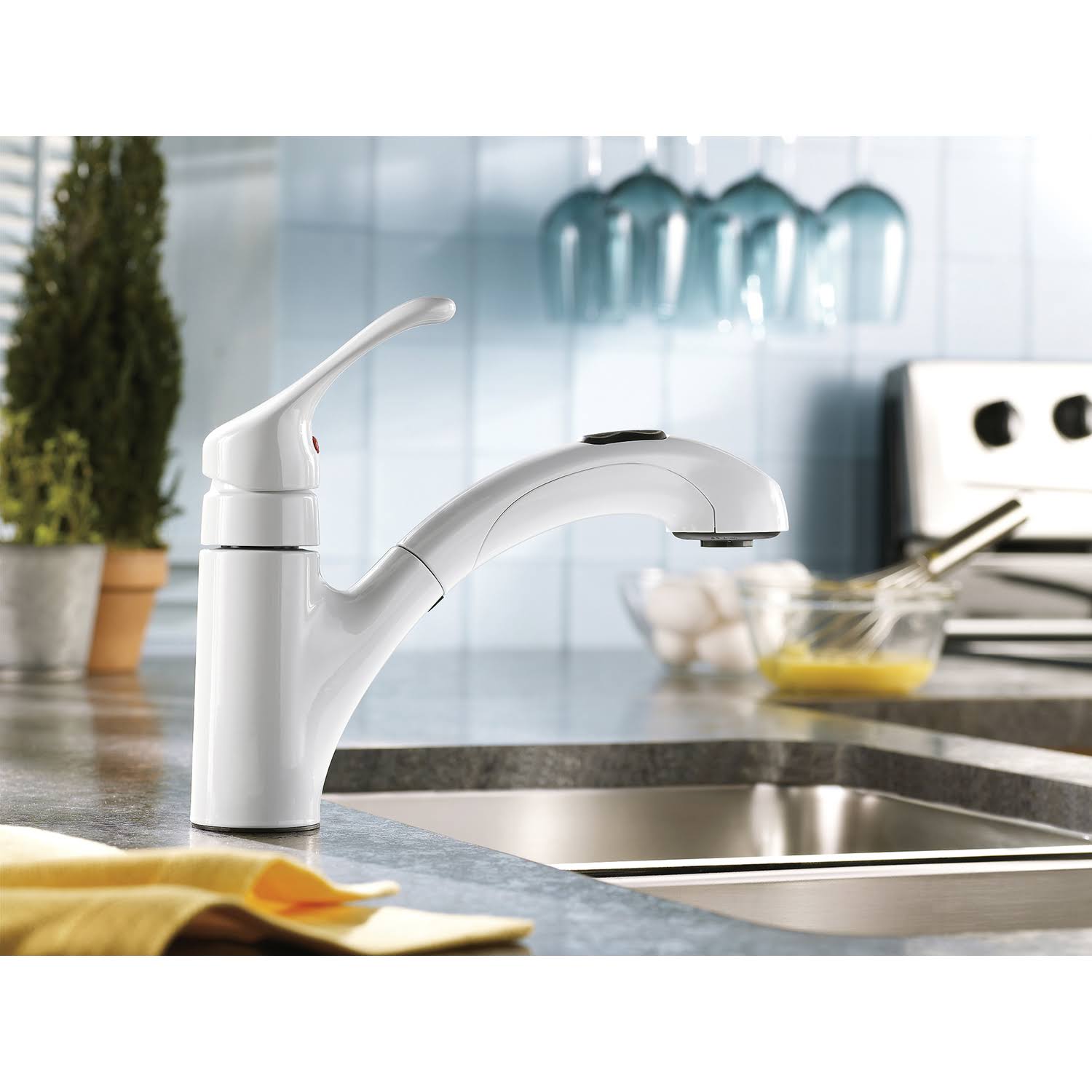 Moen CA87316W Renzo Single Handle Pullout Kitchen Faucet – Glacier - Image 2